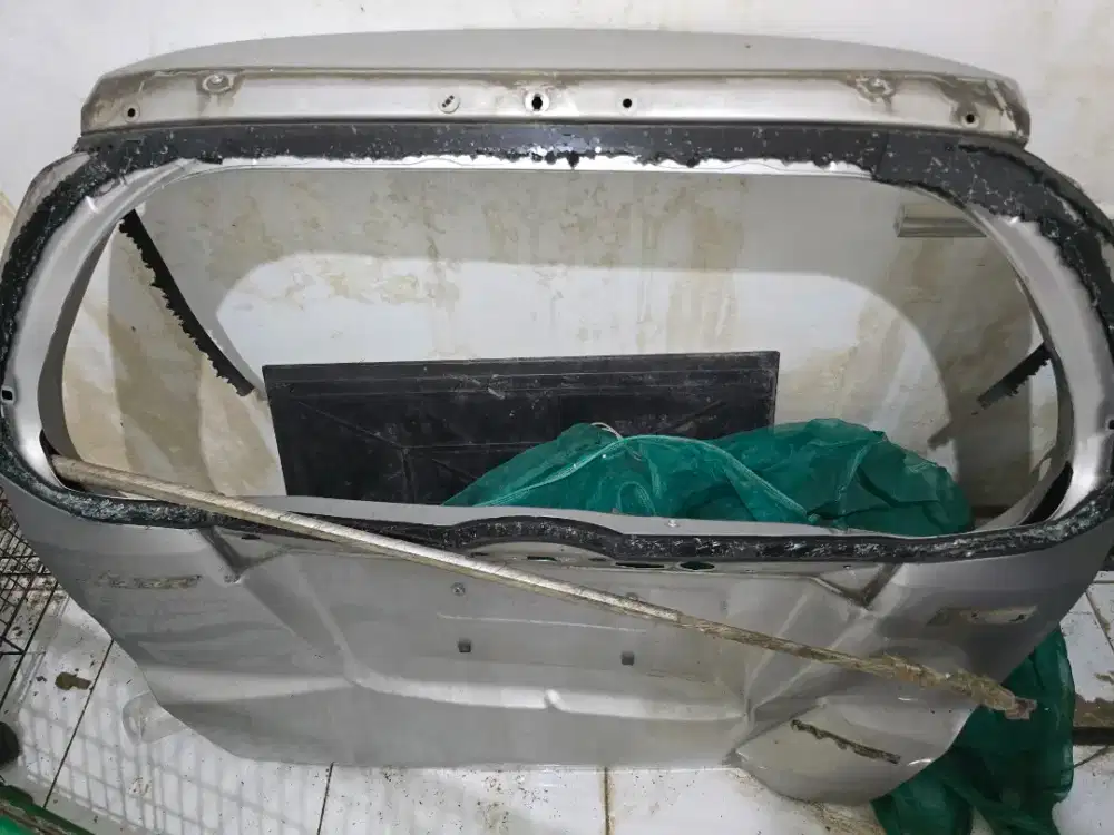 Pintu bagasi honda jazz