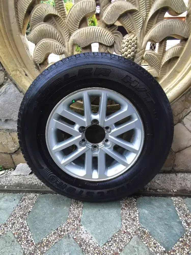 JUALCEPATMURAH 1 velg Ban serep R17 istimewa bisa Tt barang apa saja