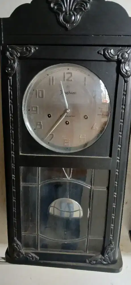 DIJUAL JAM JUNGHANS LOBANG 3