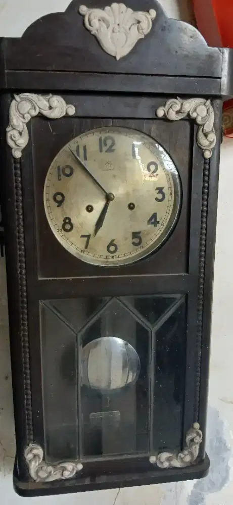 DIJUAL JAM JUNGHANS LOBANG 2