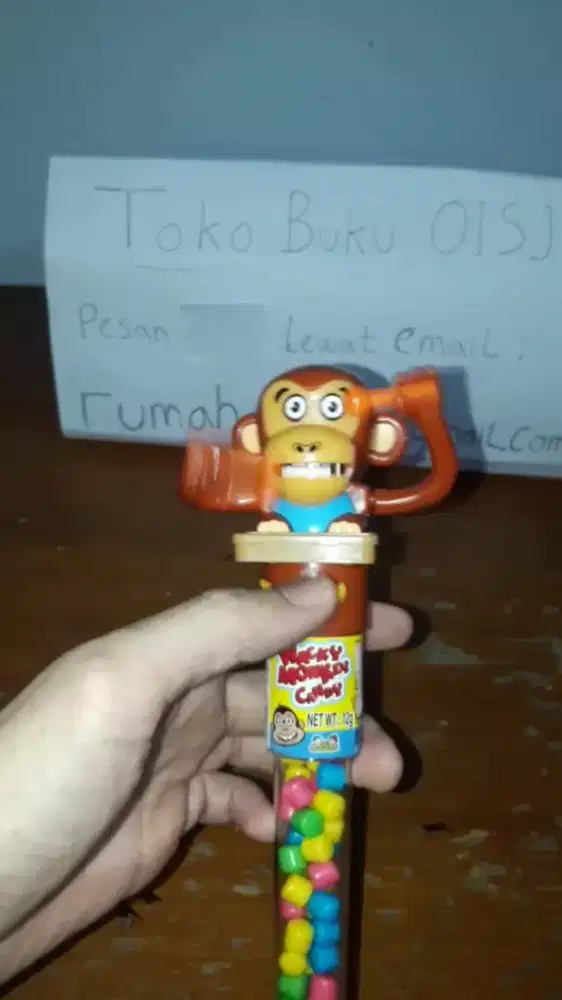 Mainan wacky monkey candy