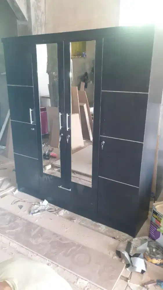 Lemari 4 pintu baguss