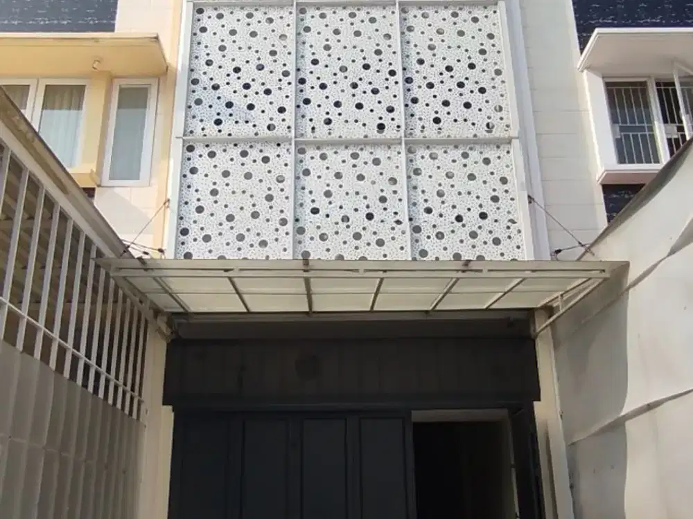 Ruko 4 lantai bagus dan siap pakai di Sumur Batu Raya, Kemayoran