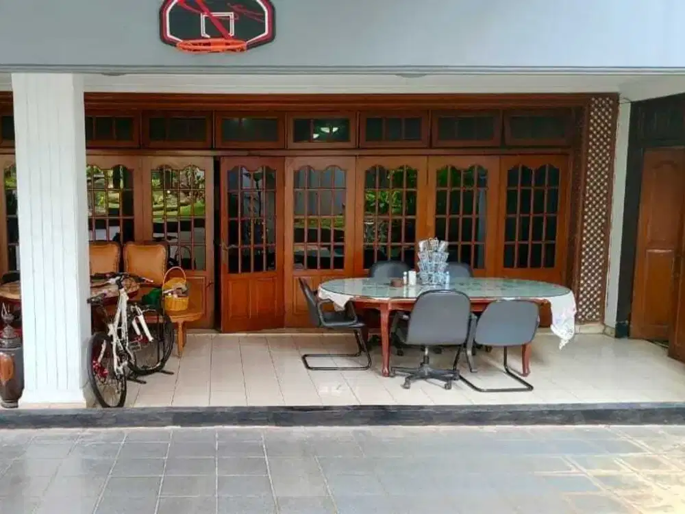 Banting Harga!!! Dijual Rumah Siap Huni di Komplek Asri di Slipi!