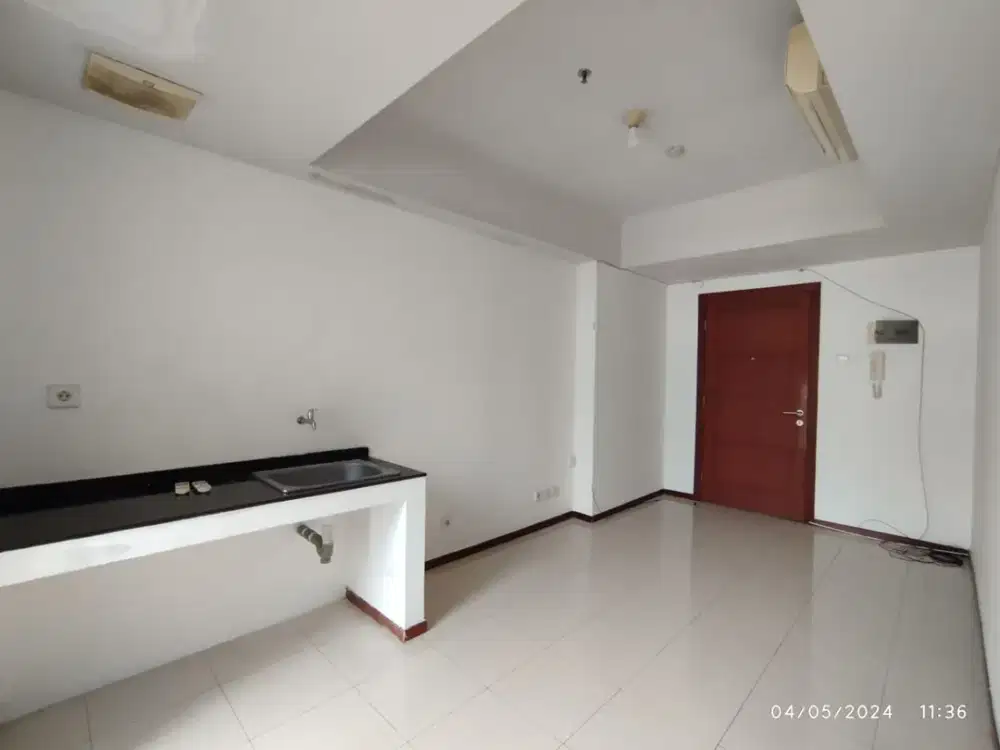 Disewakan Apartemen Royal Mediterania Garden, 2 Kamar Unfurnish Luas 42m2