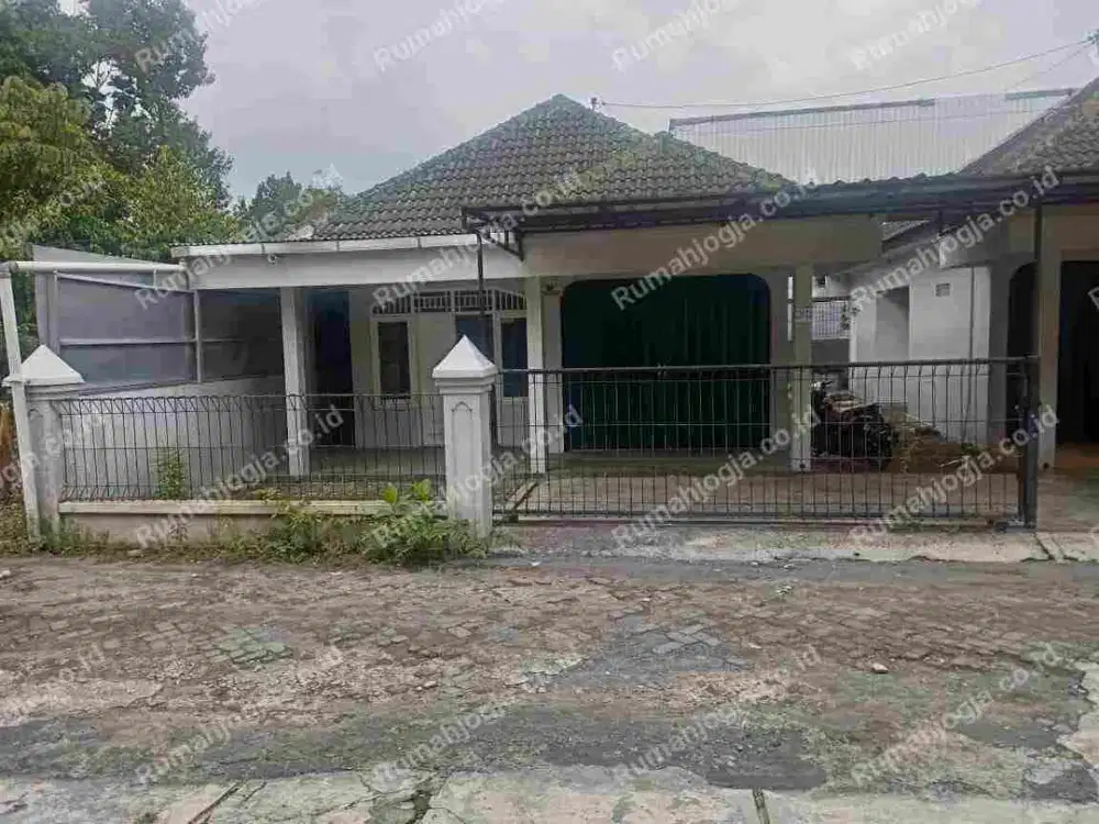 rumah dengan tanah luas jalan Kaliurang KM 6 dekat kampus UGM