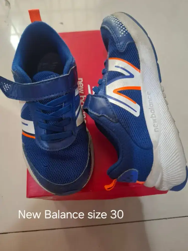 Sepatu Anak New Balance size 30