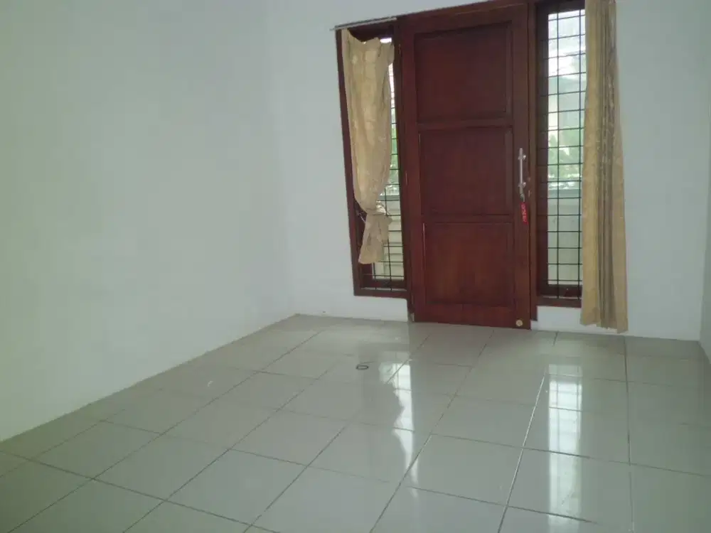 Rumah Cipete Utara Lt, 167 m /Lb 300 m ,2 Lantai , 4,9 M