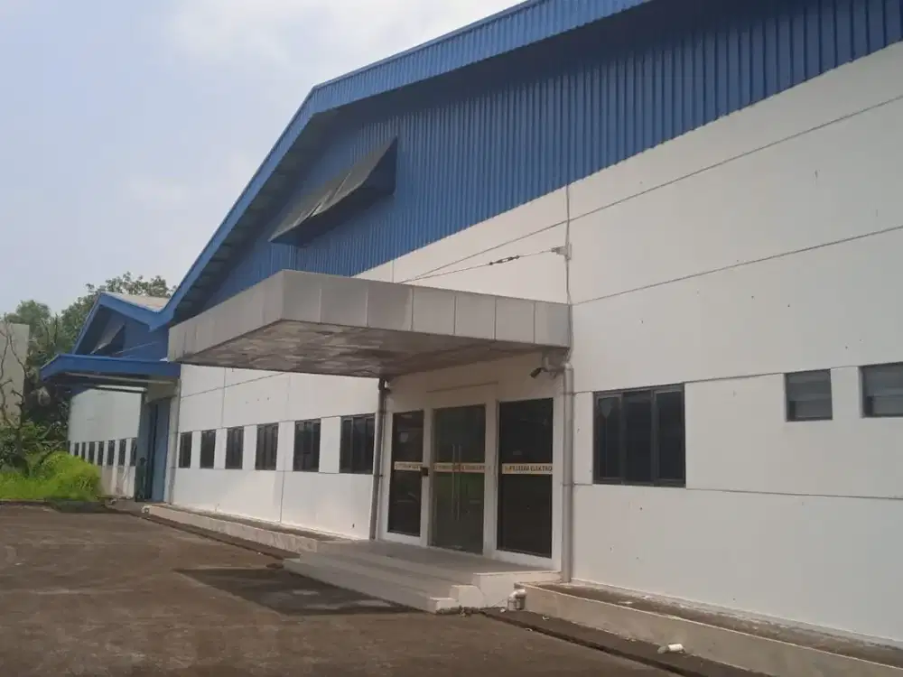 Pabrik Siap Pakai Dibawah Pasaran Dekat Pintu Tol Japek 2 Karawang