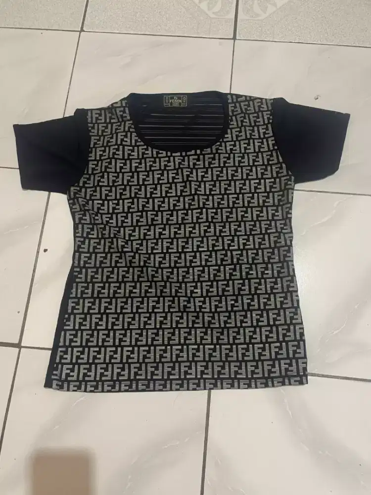 Auth fendi half monogram tshirt