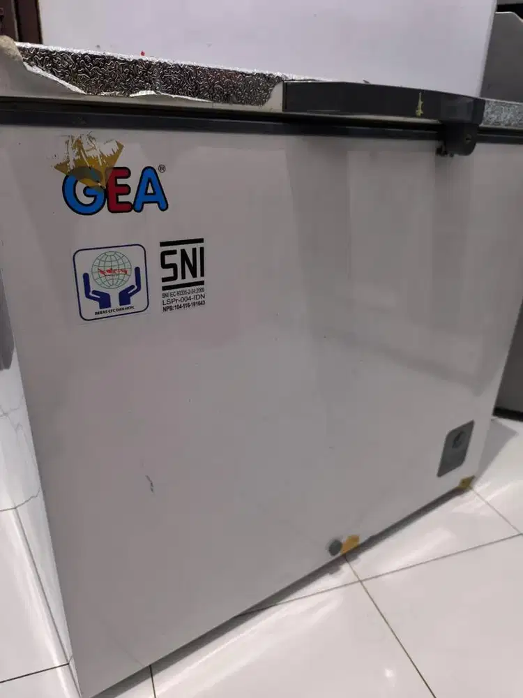 Kulkas GEA Chest Freezer 318 Liter