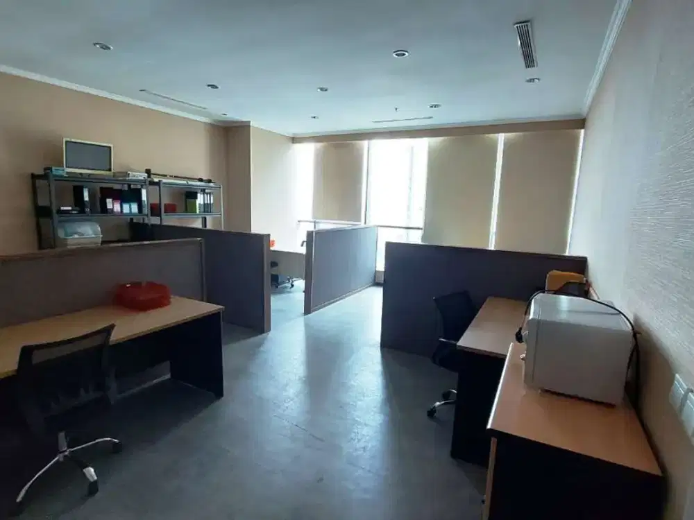 Disewakan APL Office Tower Podomoro City - Luas 128,92 m2 kondisi Furnish