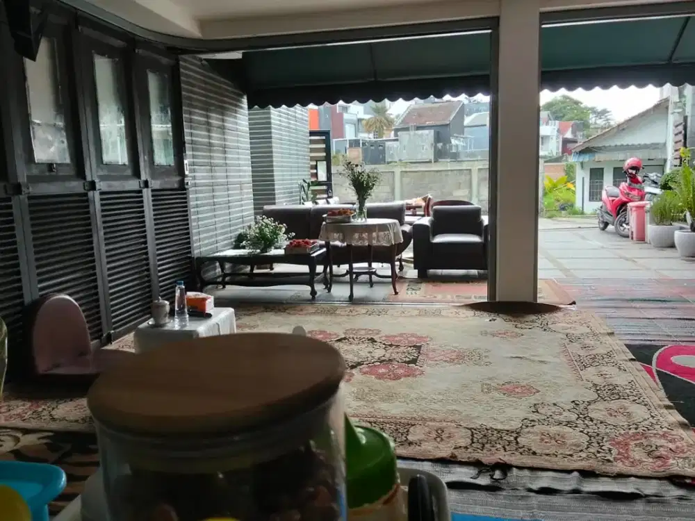 Rumah Asri 3 Lantai di Cihanjuang Cimahi dekat Kantor Pemkot Cimahi