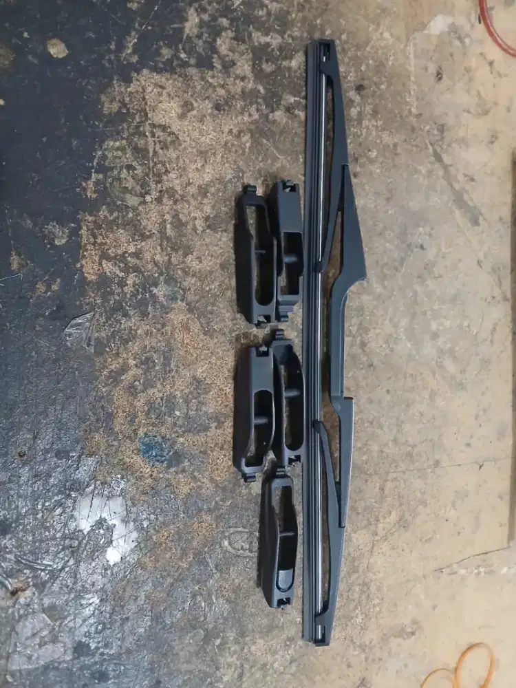 Wiper belakang mobil universal