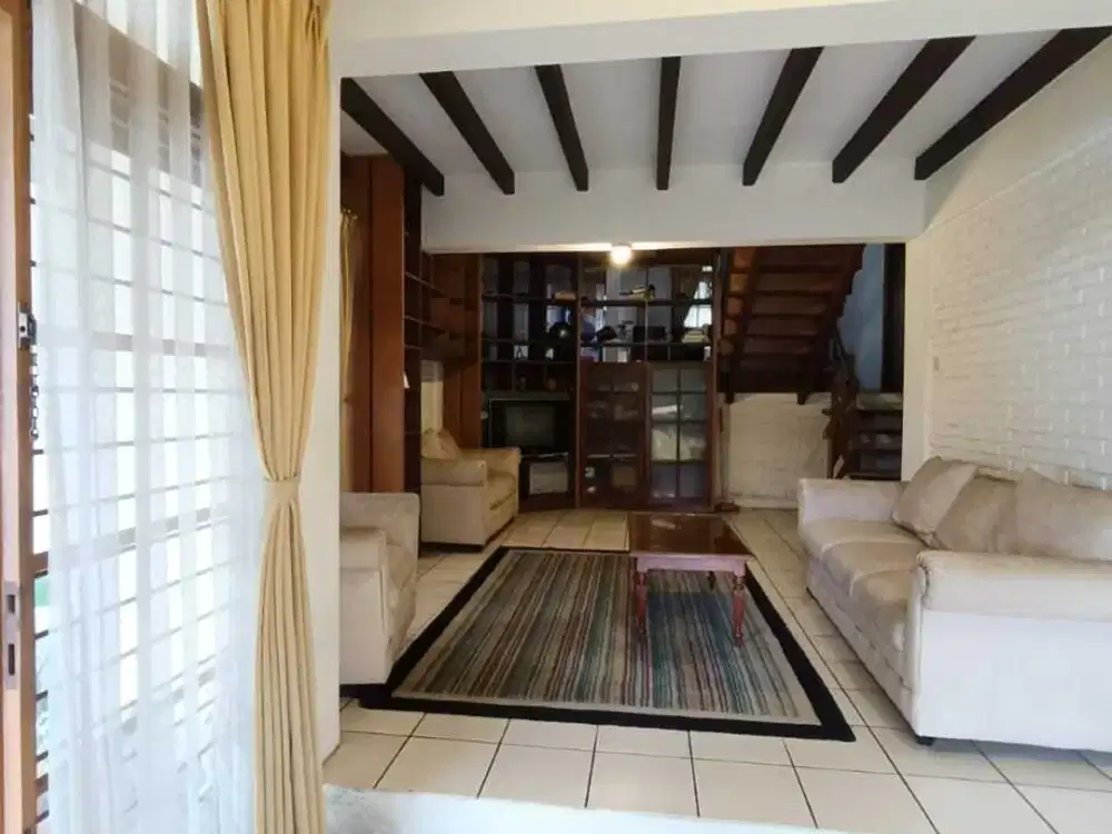 Dijual Rumah+Kostan di Jl. Terusan cigadung, Bandung