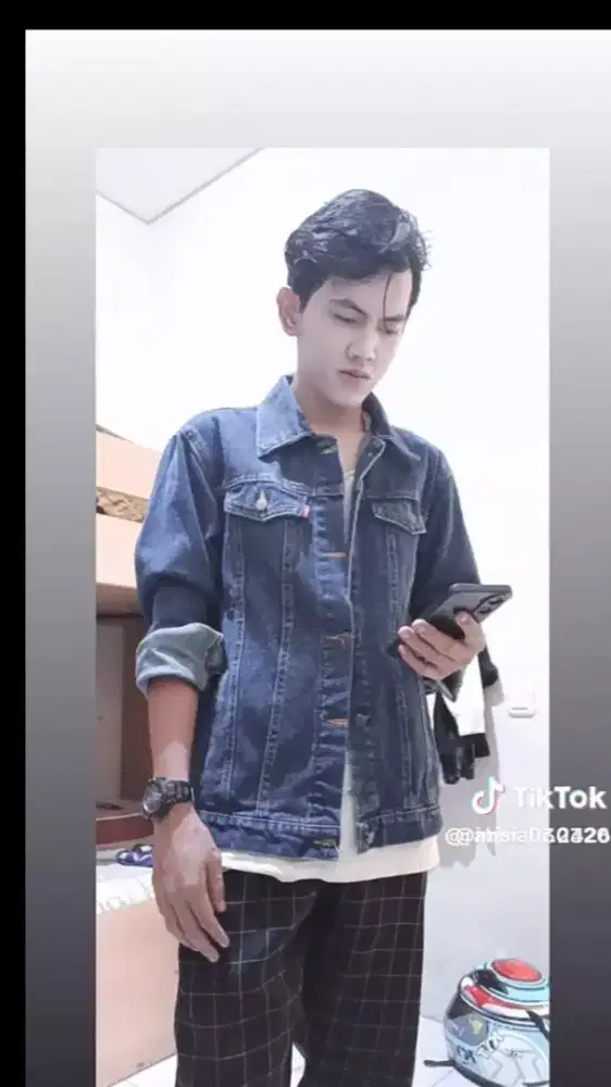 mencari lowongan kerja