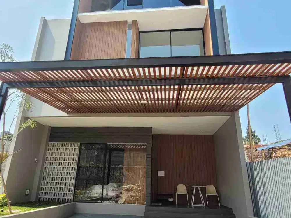 Rumah Baru 2 lantai + Mezanine di Cluster Setraduta