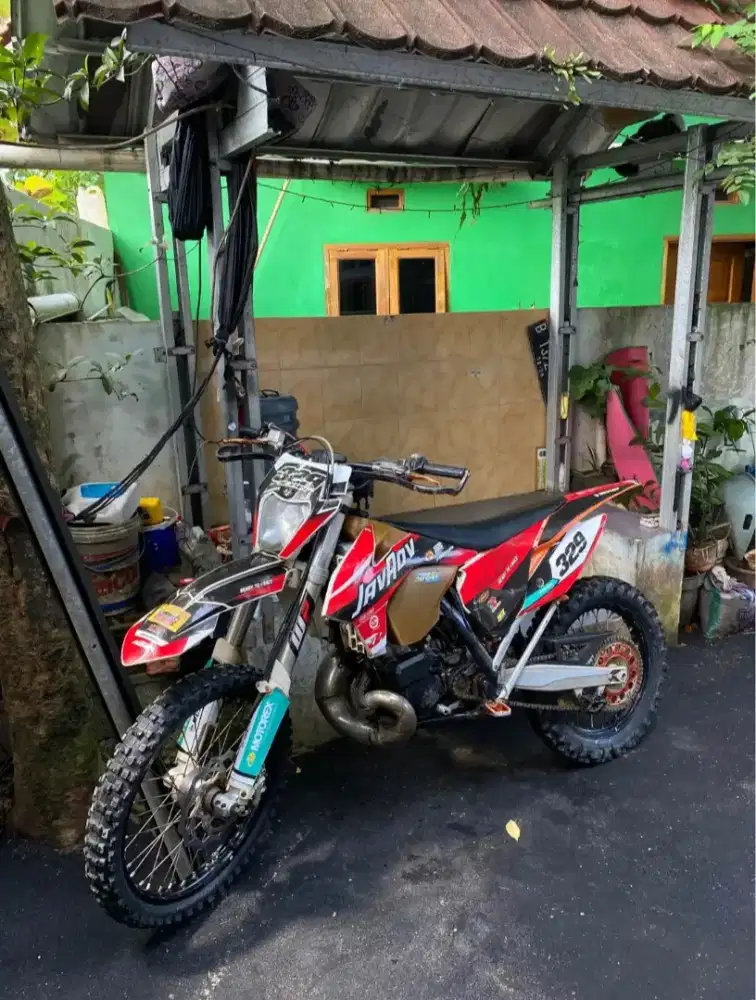 Ktm Exc200 2013 dan husq TE250 2016