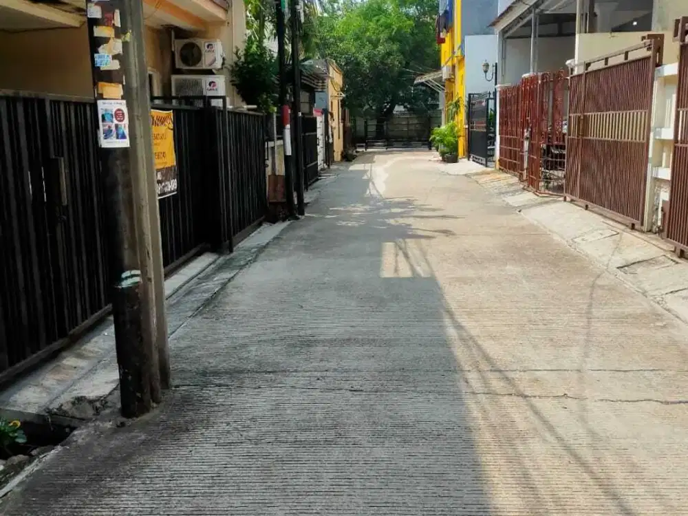 JUAL CEPAT RUMAH TUA KELAPA GADING SUTRA UNGU MURAH HITUNG TANAH AAJA