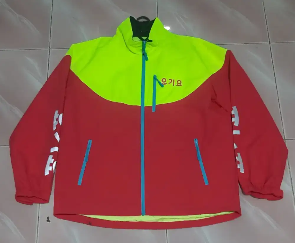 Jaket parasut impor
