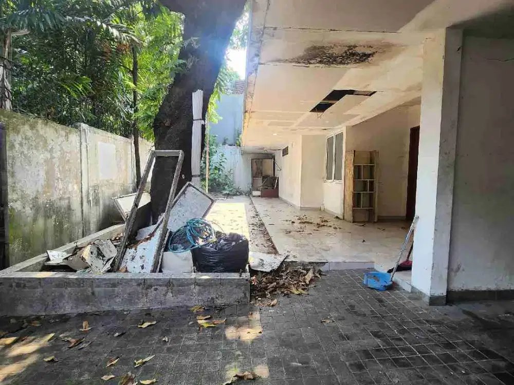 RUMAH LAMA HITUNG TANAH HARGA DI BAWAH NJOP KEBAYORAN BARU JAKARTA SELATAN
