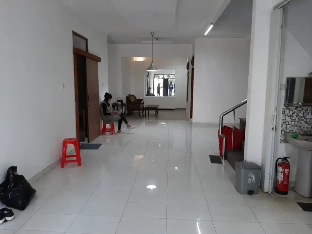 Dijual Cepat Rumah di Intercon Kebon Jeruk Jakarta Selatan
