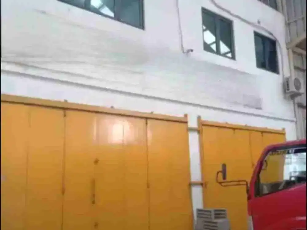 Disewakan gudang siap pakai di Raya bogor jakarta pinggir jalan utama 2 arah gudang baru (cimandala) cibinong bogor