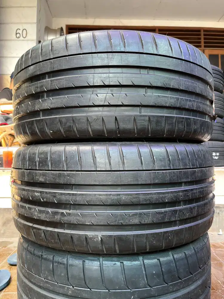 Ban Michelin Pilot Sport 4S New Old Stock 235 35 r20 2Pcs