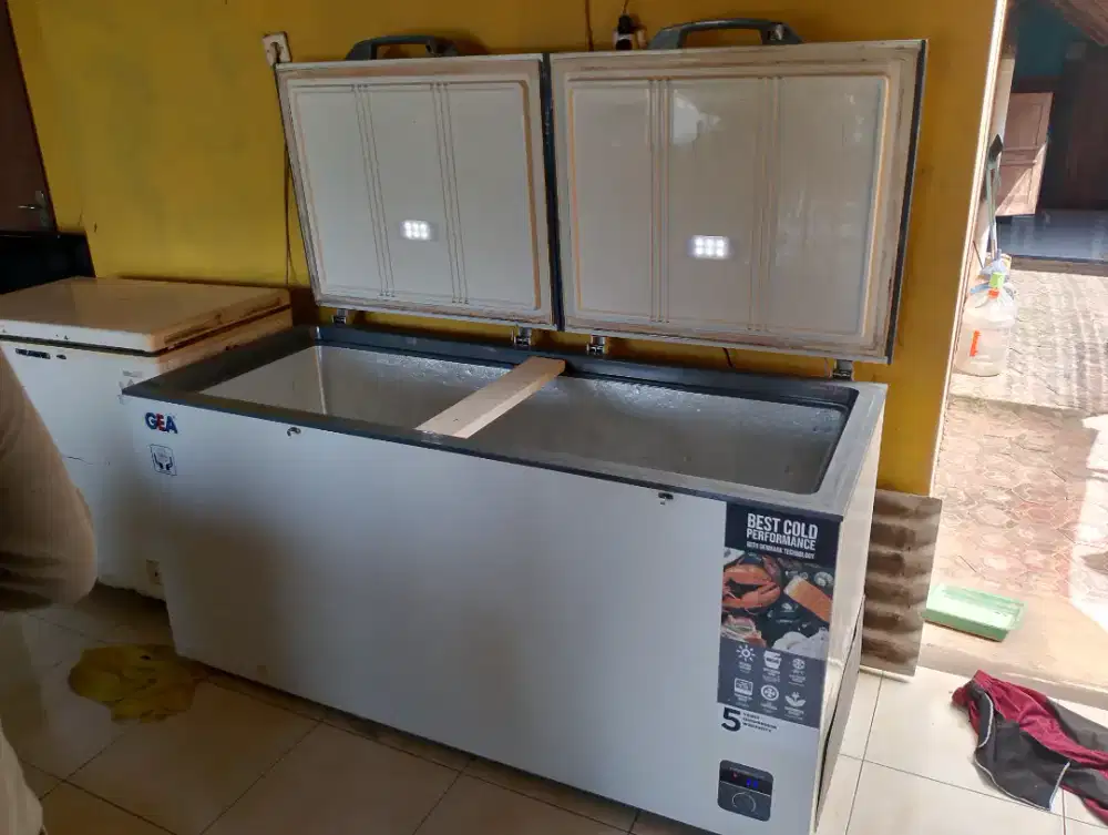 Freezer Box GEA 600 Liter Beku Dan Dingin