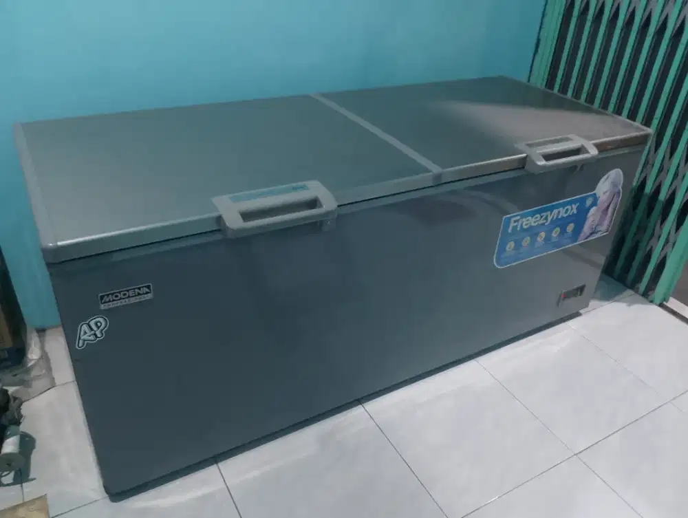 Freezer Box Modena 750 Liter Super Dingin Dan Beku