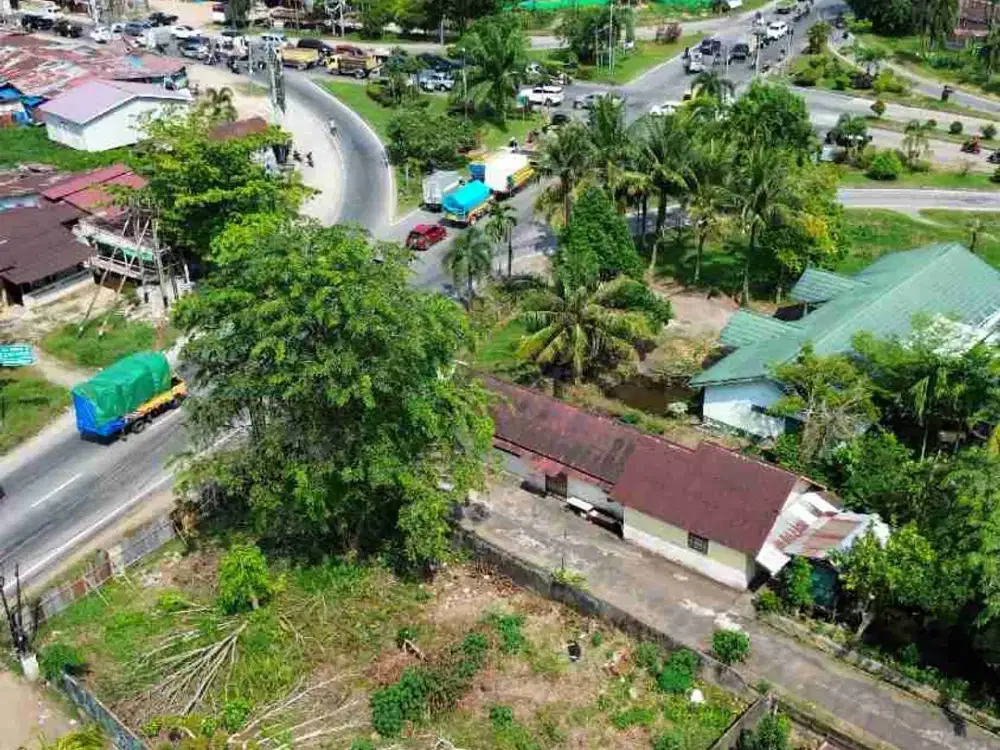 Tanah Tepi Jalan raya Adisucipto