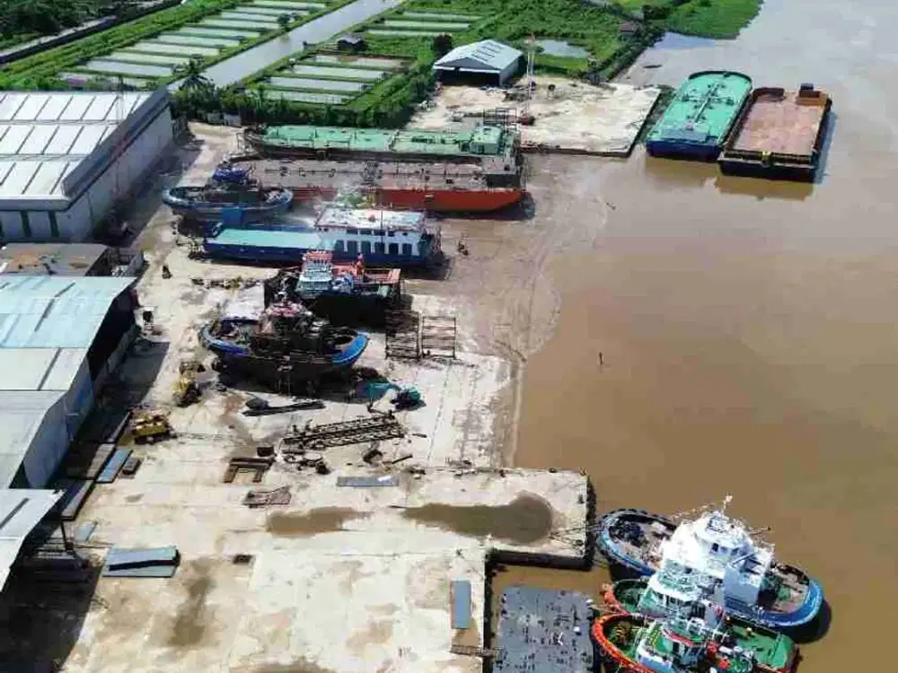 Tanah Luas Tepi Jalan Desa kapur sampai Sungai Kapuas