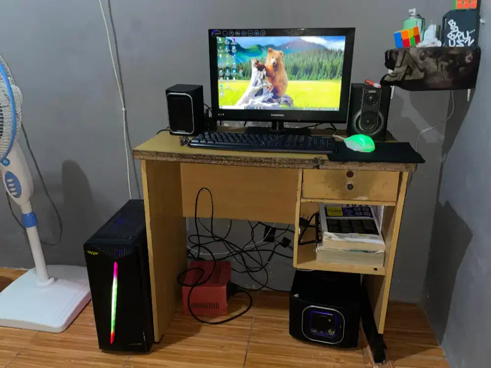 Komputer tinggal pakai 1 set