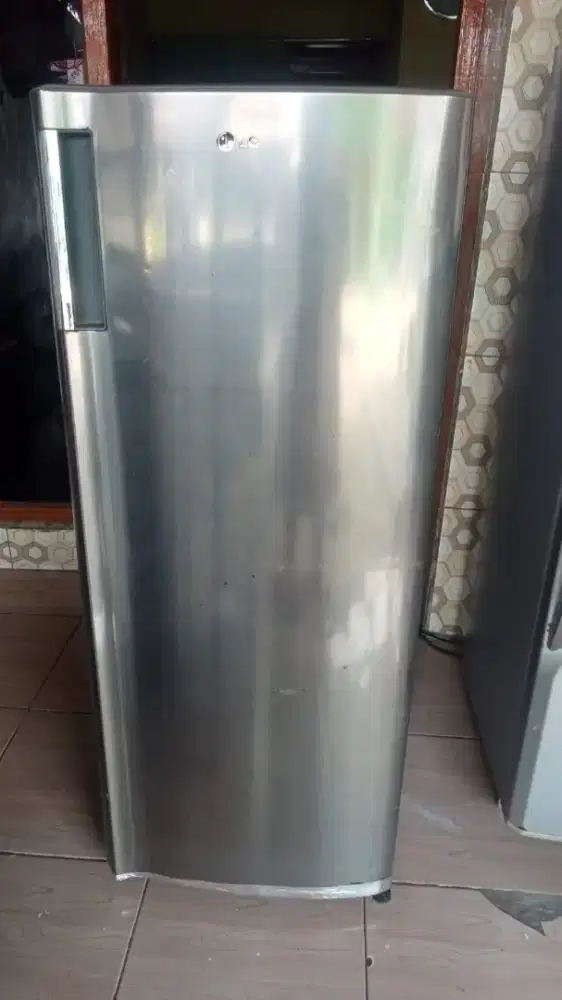 Menerima barang rusak kulkas mesin cuci swocase freser ac