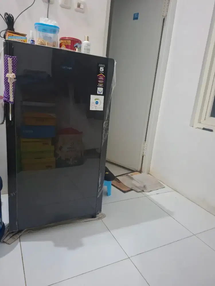 Kulkas Polytron pintu 1