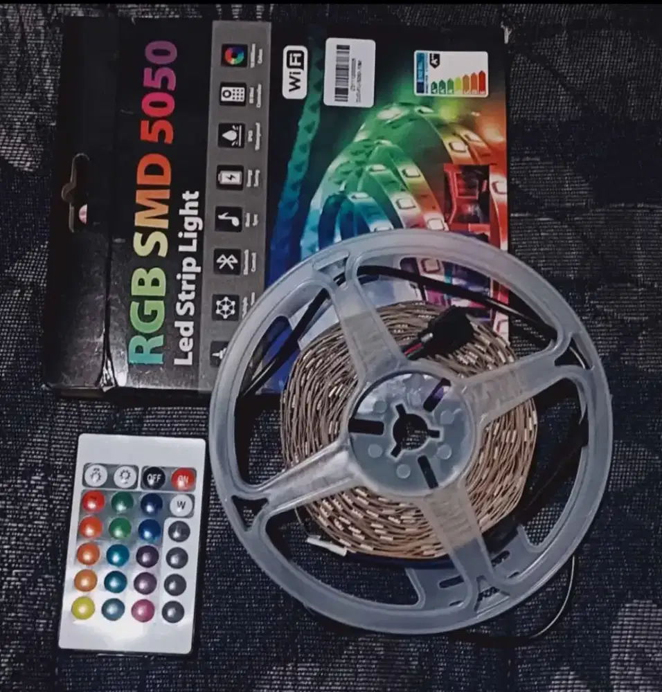 Lampu LED RGB ruangan