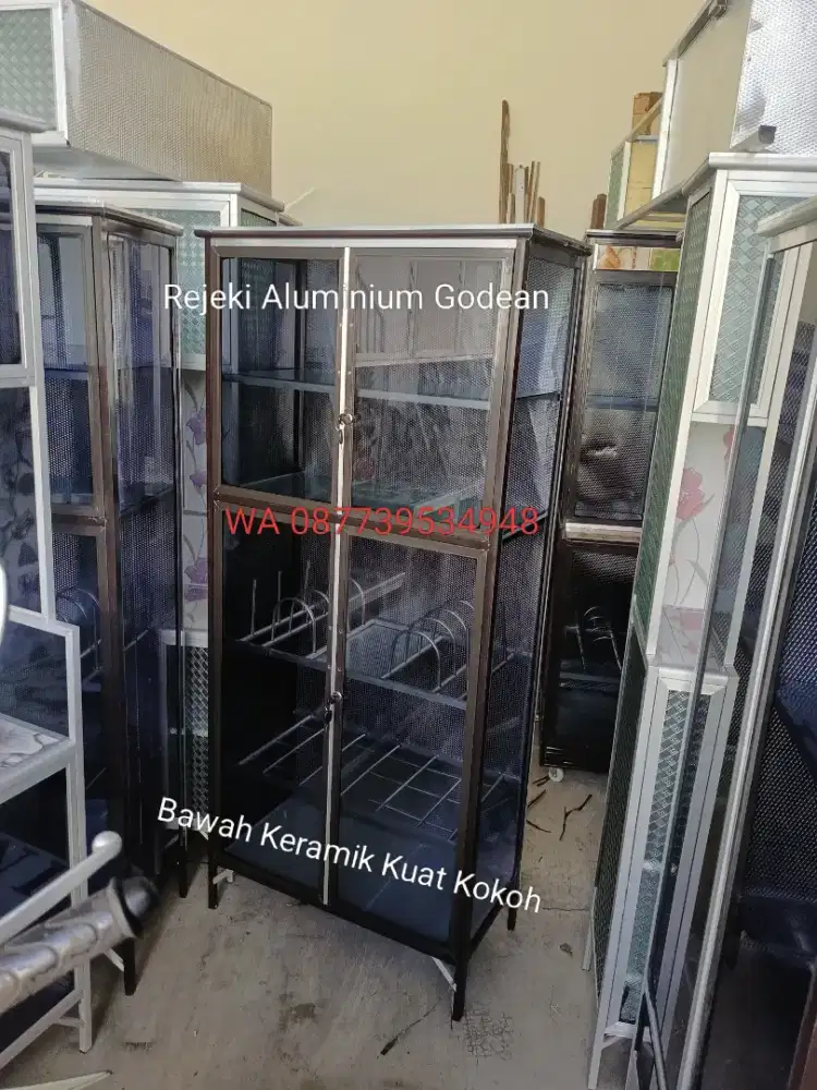 Rak piring aluminium hitam alas bawah keramik
