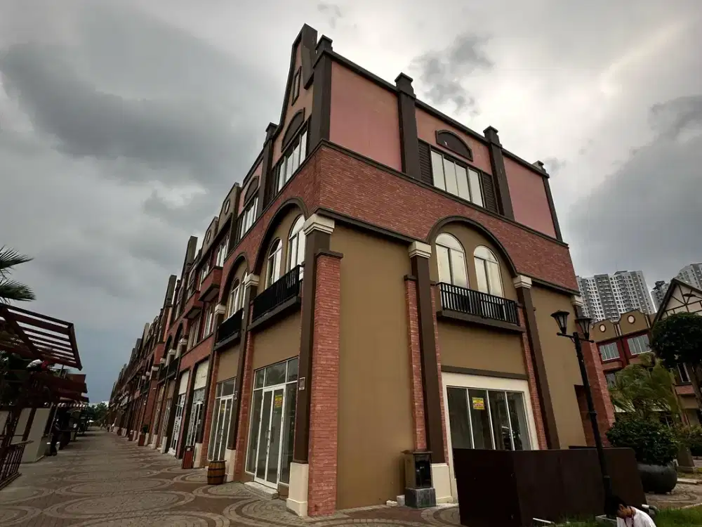 DISEWAKAN CEPAT 2 RUKO GANDENG LA RIVIERA PIK 2 HOOK