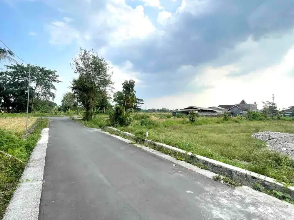 Tanah pekarangan tinggal baliknama di jakal km12. Dkt lapangan klidon