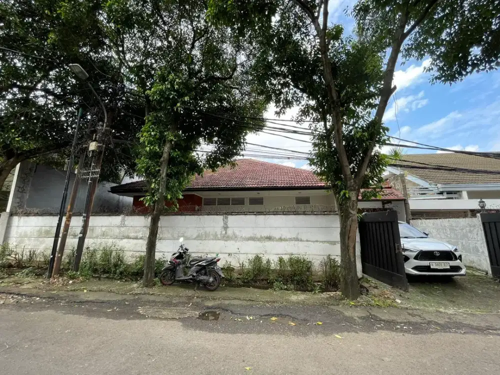 Dijual Rumah di Jl Cipaku, Kebayoran Baru, area prestige dekat SCBD