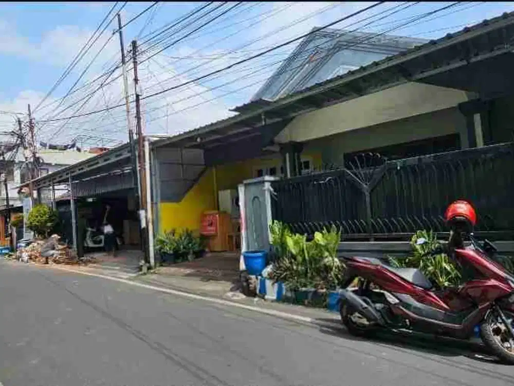 kos lokasi premium di kerto kerto watugong. bisa jalan kaki ke kampus UB dan UIN. hanya 30 m dari jalan raya. akses jalan mobil simpangan