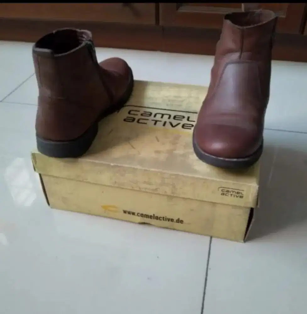Sepatu Kulit Camel