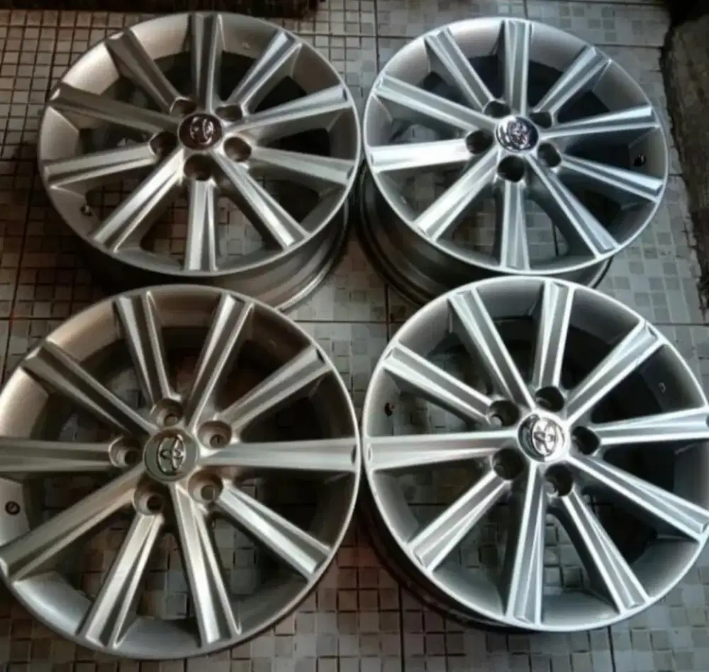 Velg Camry Hybrid R17 Camry,Innova,Nav,voxy,rush,xl7,sx4,Ertiga,lixio