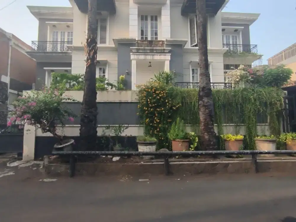 jual rumah Bagus dekat taman solo cempaka putih jakarta pusat