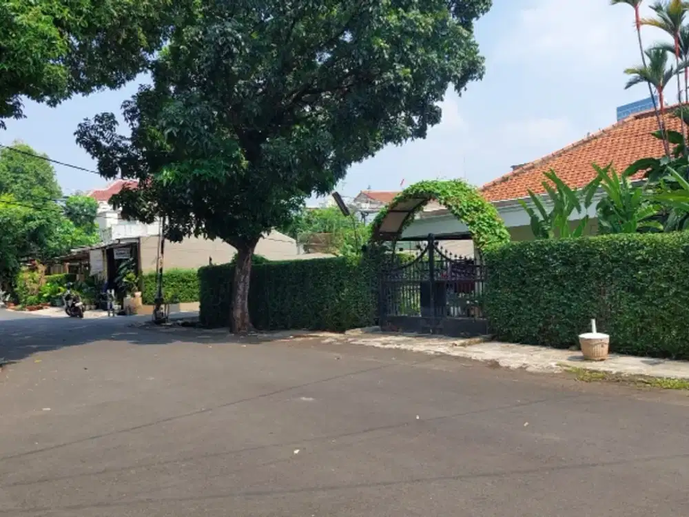 jual rumah di komplek Pangadegan pancoran dekat dekat stasiun kalibata jakarta selatan