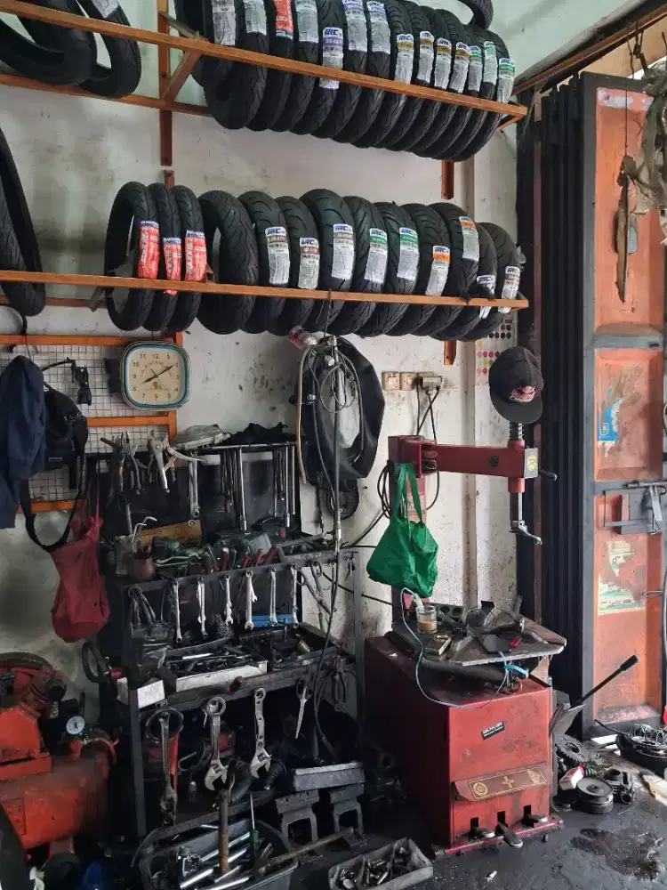 DICARI MEKANIK MOTOR RAJIN DAN BERPENGALAMAN