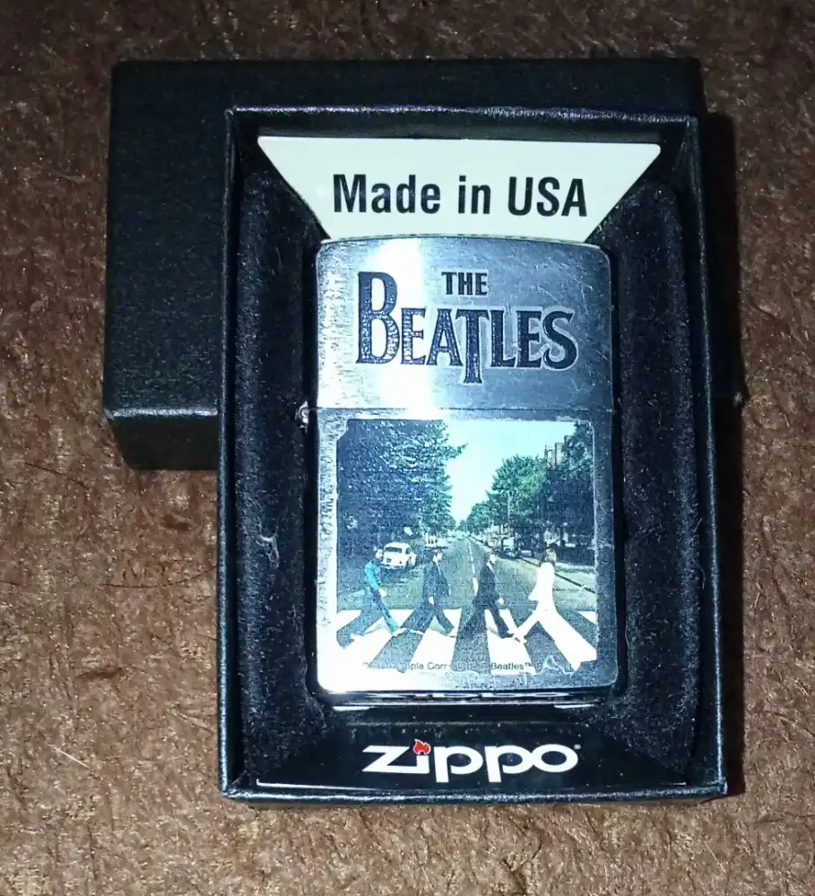 Korek Zippo The Beatles Abbey Road (Band series)  Tahun 2012 Original