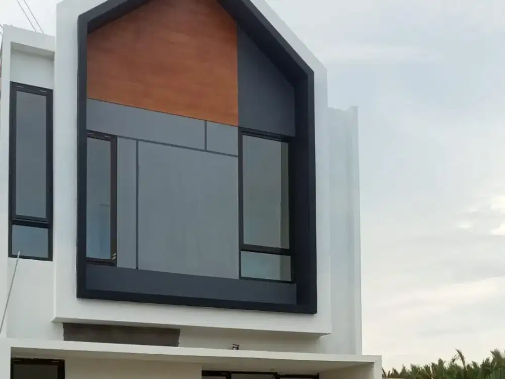 Rumah dua lantai di  tengah kota  makassar