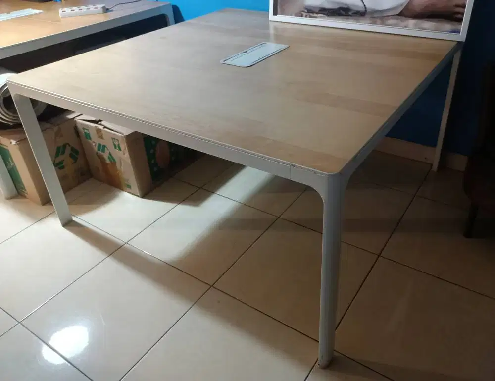Meja Meeting IKEA