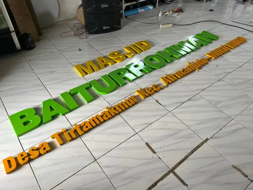 Huruf timbul plat galvanis